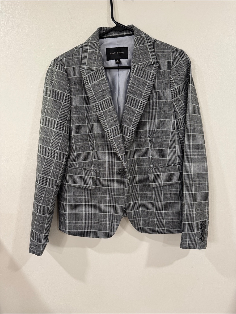 Banana Republic women’s Gray Plaid Tailored One-Button Classic Blazer